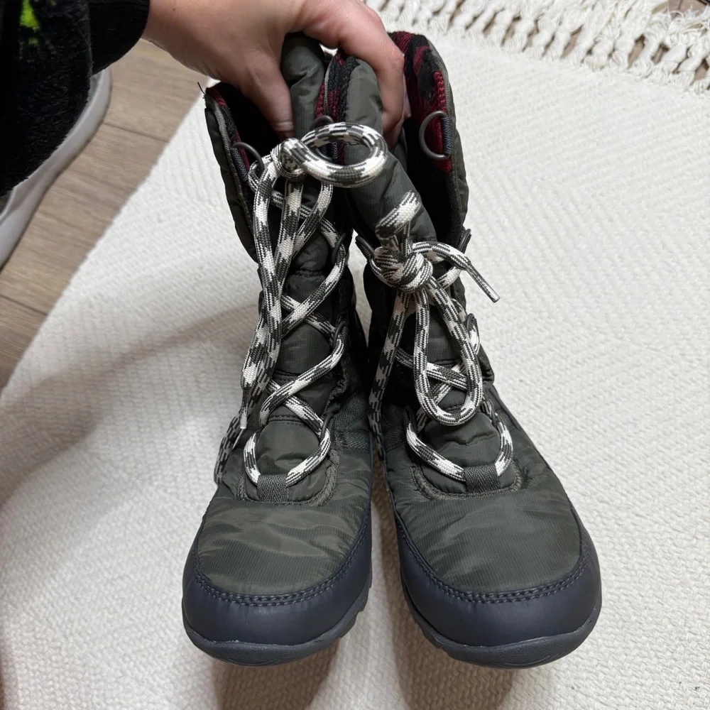 SOREL gray Whitney II short lace up waterproof winter boots SIZE 7
